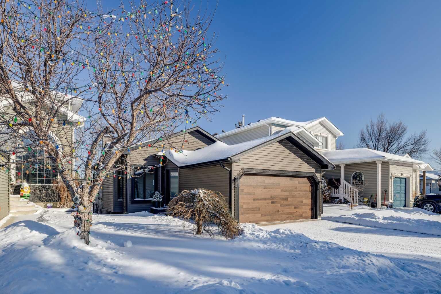 Property Photo: 10 Somerside Manor SW AB T2Y 3G5