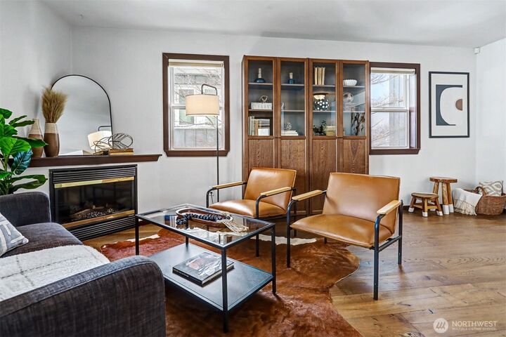 Property Photo:  2422 NW 58th Street 202  WA 98107 