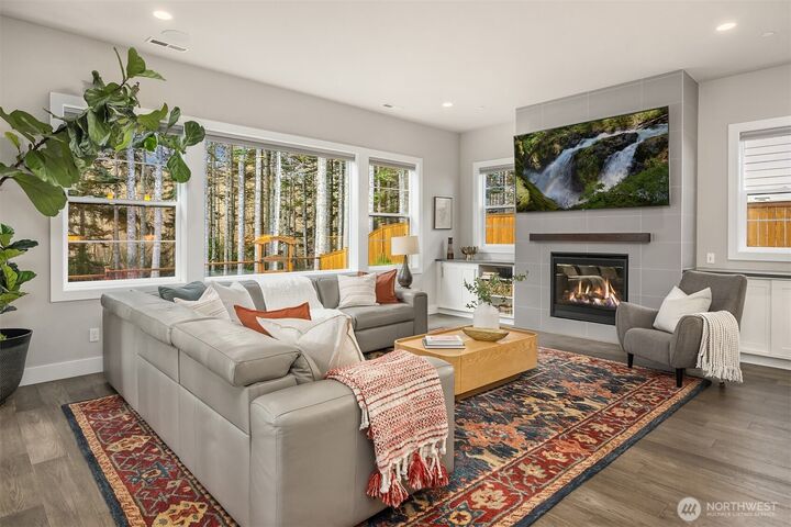 Property Photo:  8722 NE Winslow Grove Court  WA 98110 