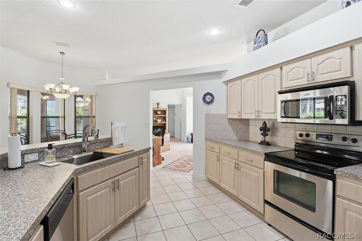 Property Photo: 5537 W Cisco Street FL 34465