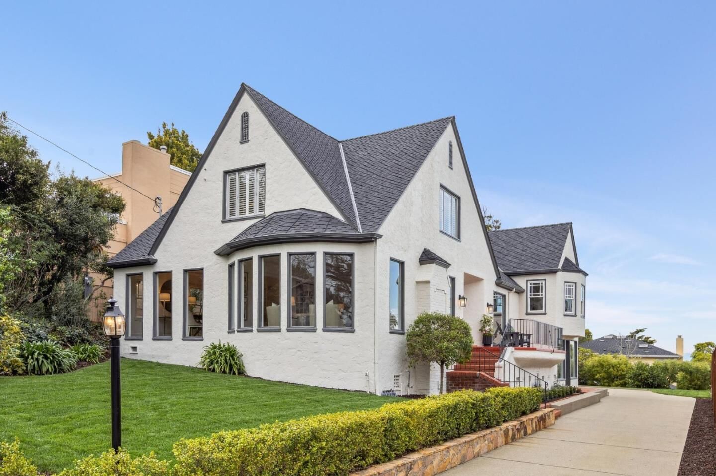 Property Photo:  2900 Hillside Drive  CA 94010 