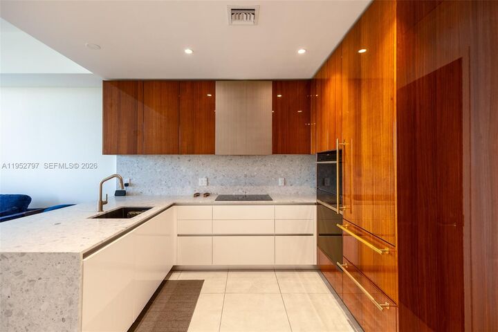 Property Photo:  2678 Tigertail Ave 612  FL 33133 