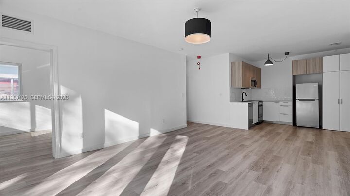 Property Photo:  1561 Jefferson Avenue  FL 33139 