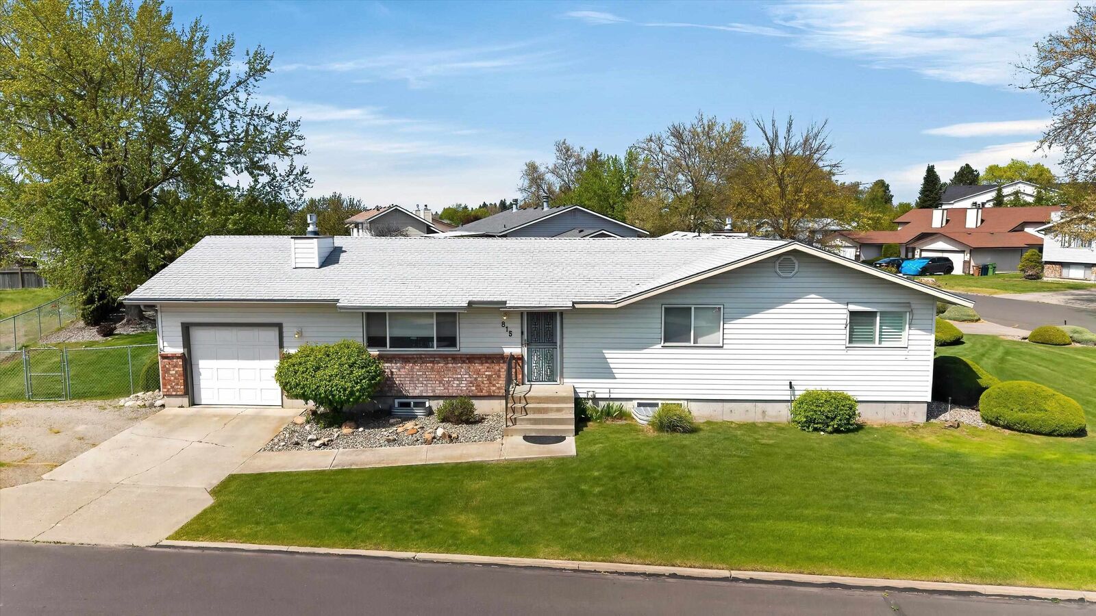 Property Photo:  815 E Beacon Ave  WA 99208 