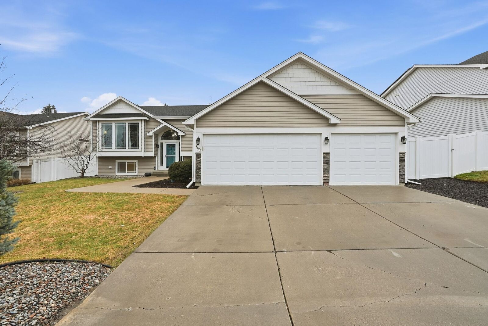 Property Photo: 8822 E Vista Park Dr WA 99217