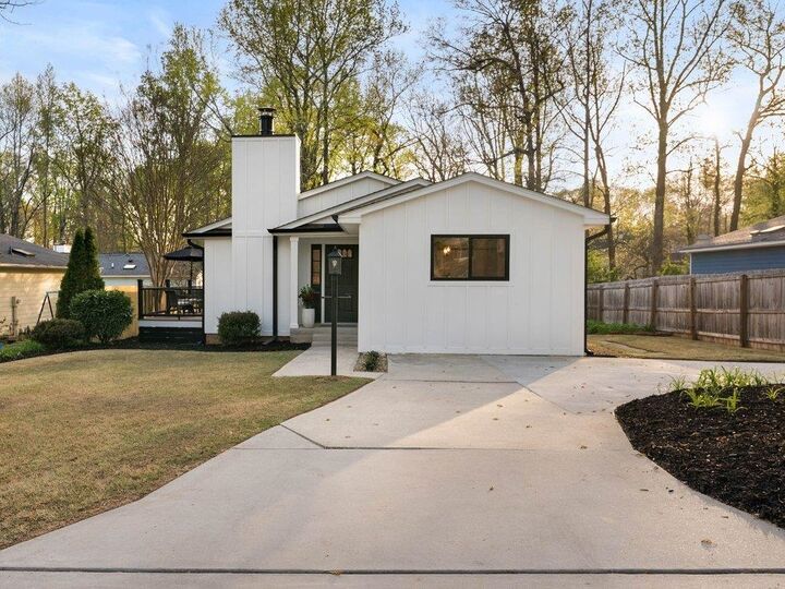 Property Photo: 1005 Summit Drive SC 29609