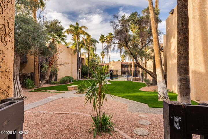 Property Photo:  434 N Dodge Boulevard  AZ 85716 