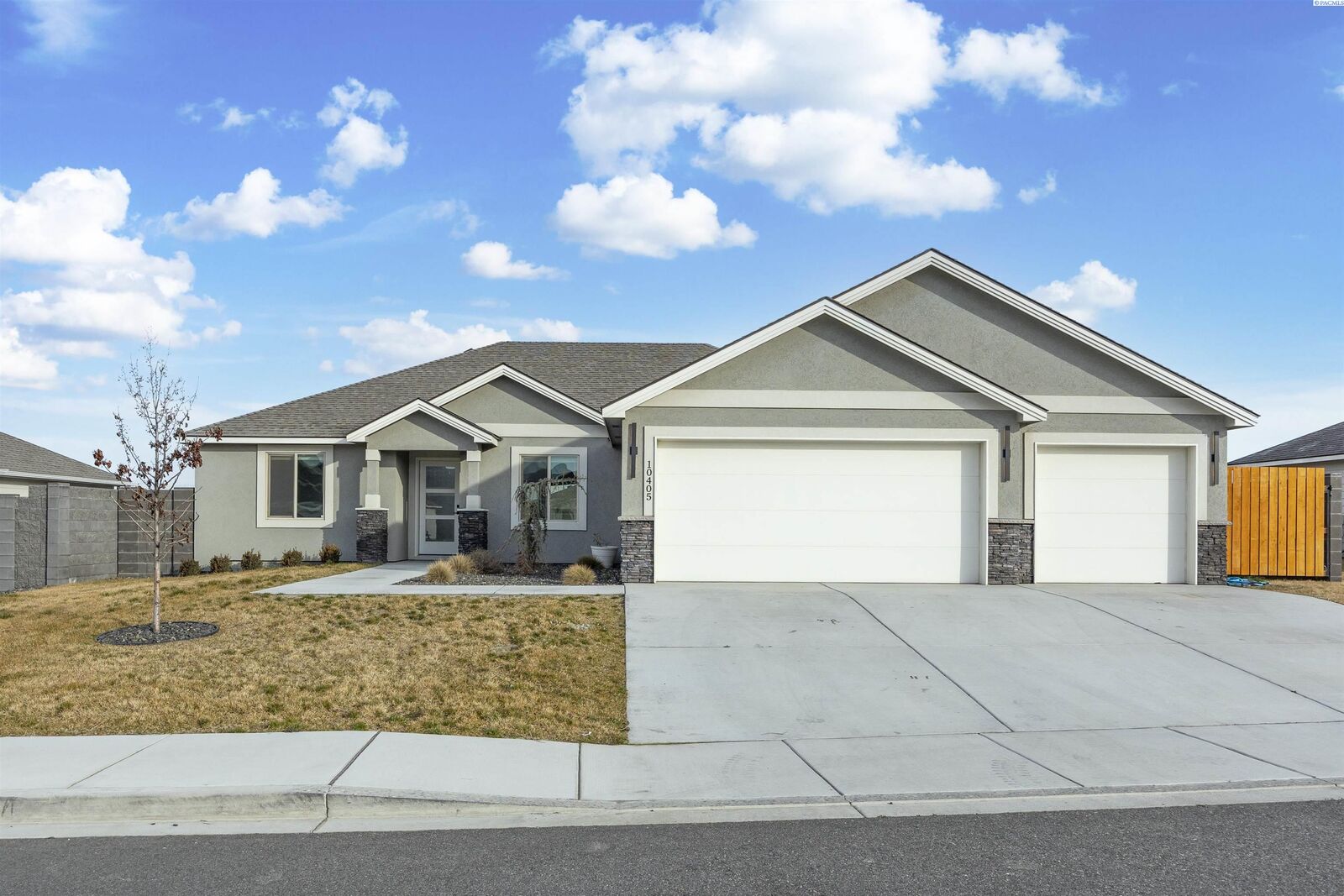 Property Photo:  10405 Silverbright Drive  WA 99301 