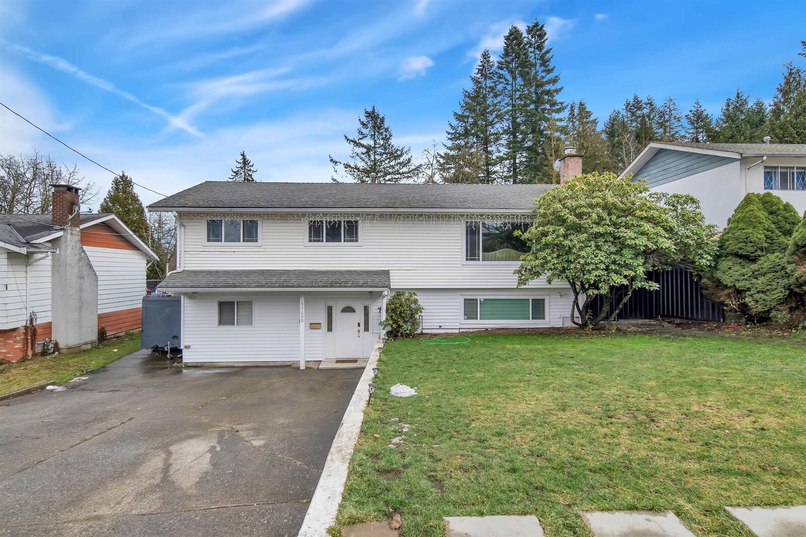 Property Photo: 11488 140 Street BC V3R 3G8
