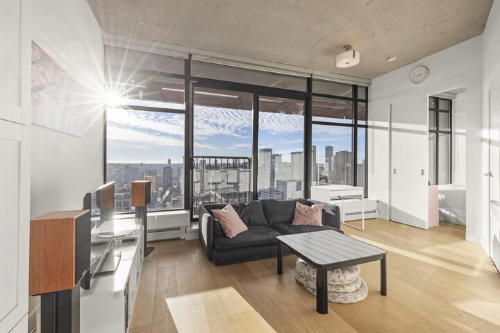 Property Photo: 128 W Cordova Street 4108 BC V6B 0E6