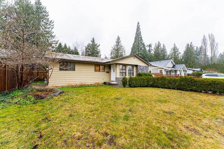 Photo de la propriété: 4453 201 Street BC V3A 6M4