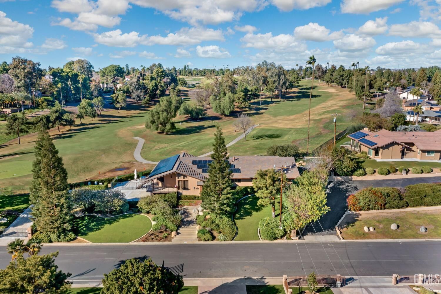 Property Photo: 4290 Country Club Drive CA 93306