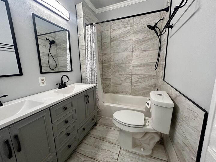 Property Photo:  734 Maple  AR 71701 