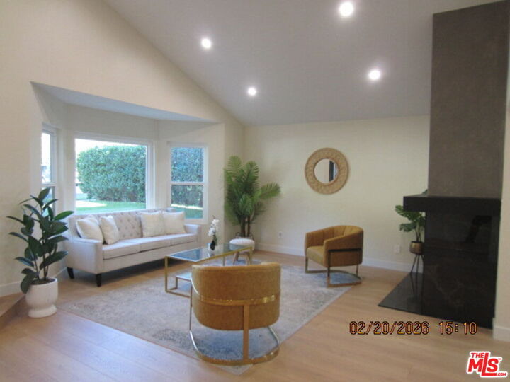 Property Photo:  2615 Woodstock Ln  CA 91504 