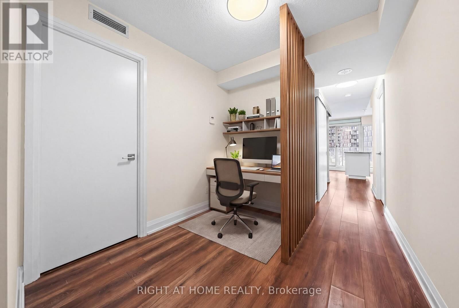 Property Photo:  565 Wilson Avenue 203W  ON M3H 5Y6 