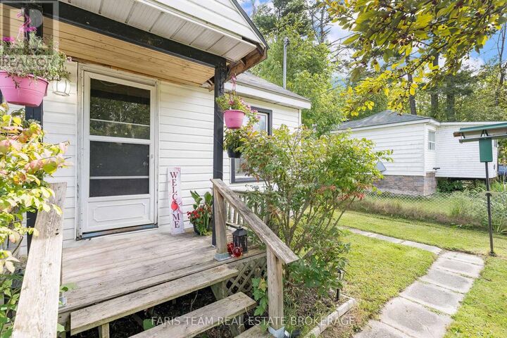 Property Photo:  3425 Coronation Avenue  ON L0K 1G0 