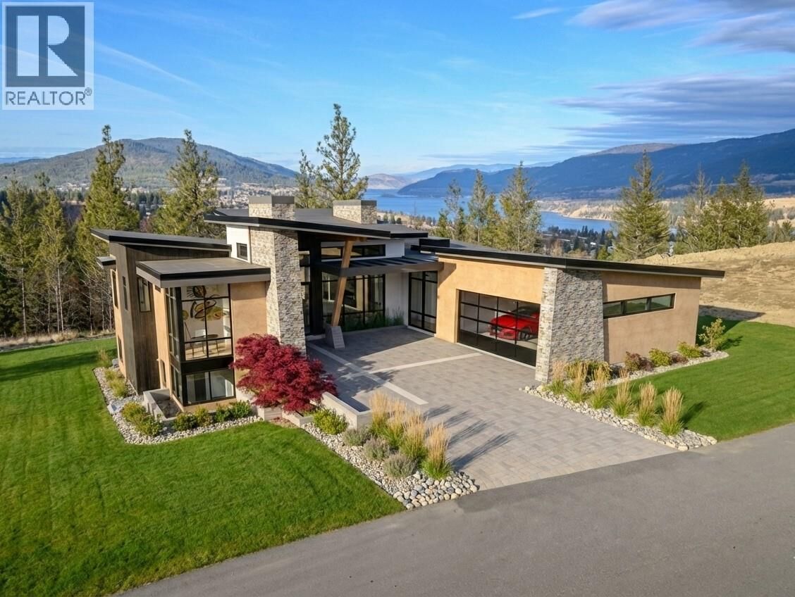 Property Photo:  46 Beacon Hill Drive  BC V4V 0A9 