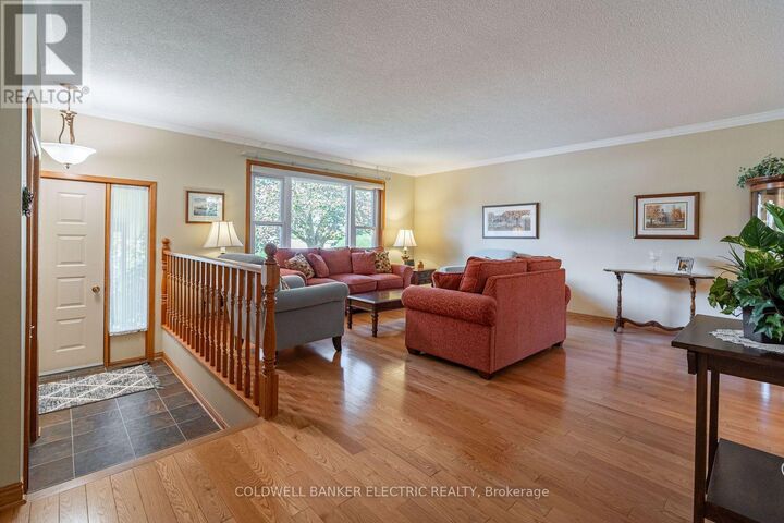 Property Photo:  962 Golfview Road  ON K9J 7W4 