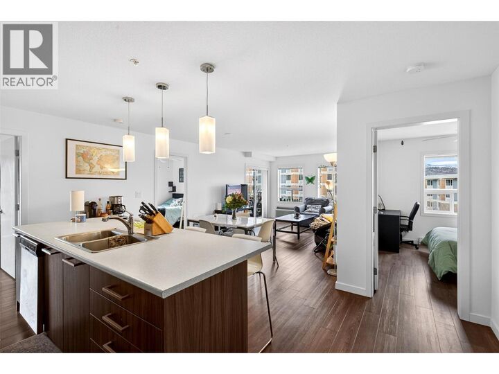 Photo de la propriété:  881 Academy Way 306  BC V1V 0A2 