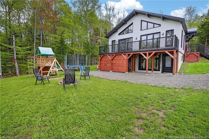225 Perron Road — photo 1