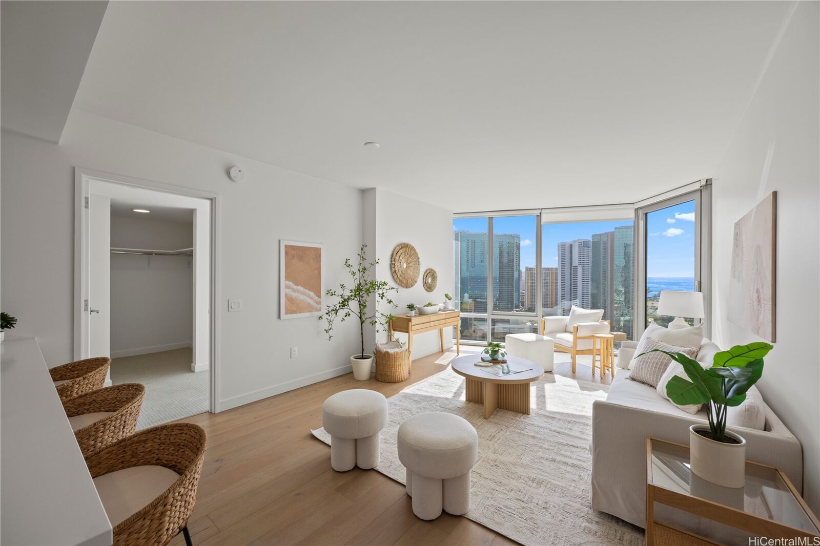 Property Photo: 1001 Queen Street 2404 HI 96814