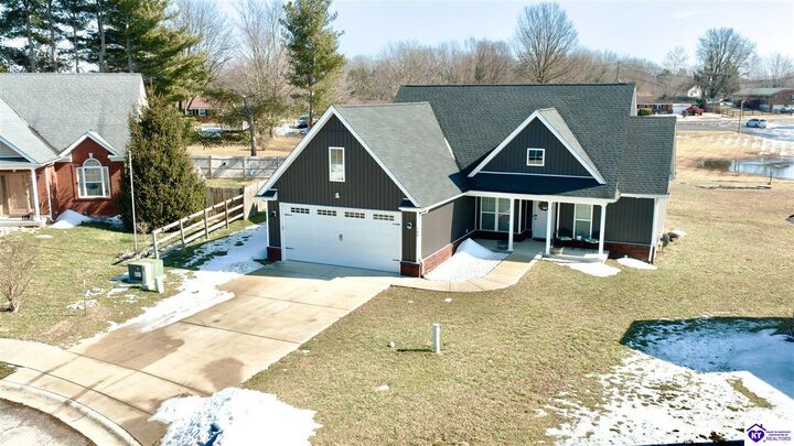 Property Photo:  104 Reba Court  KY 40160 