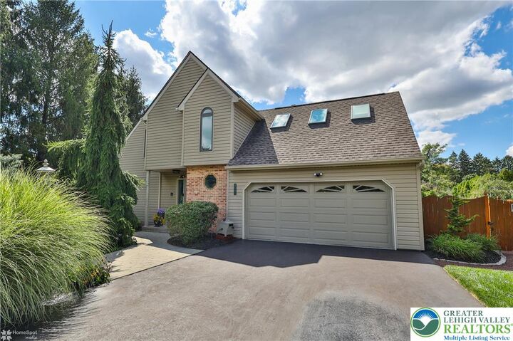 Property Photo:  2821 Center Street  PA 18017 