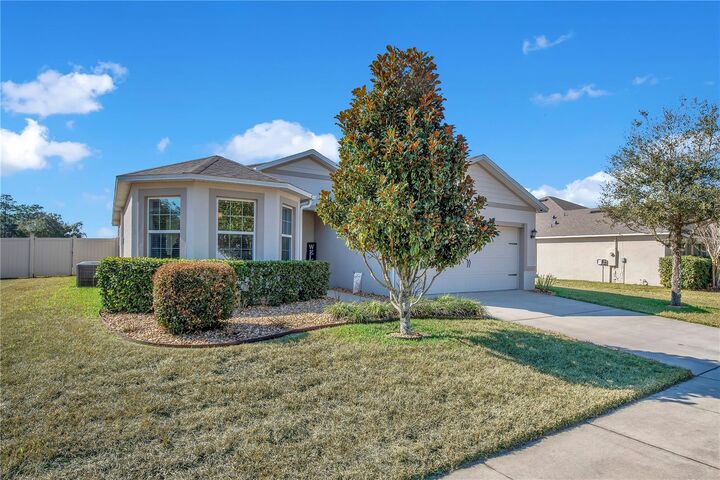 Property Photo:  332 Nowell Loop  FL 32724 