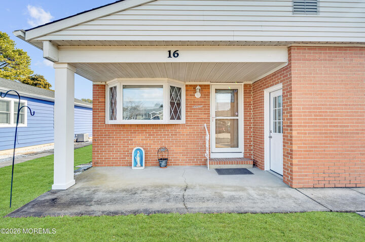 Property Photo:  16 Calalou Court  NJ 08757 