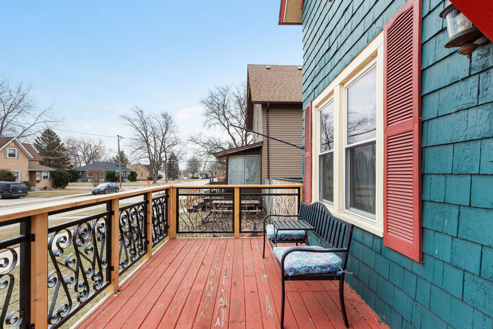 Property Photo: 400 Marguerite Street IL 60123