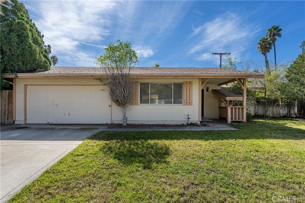 Property Photo:  658 Glenhill  CA 92507 