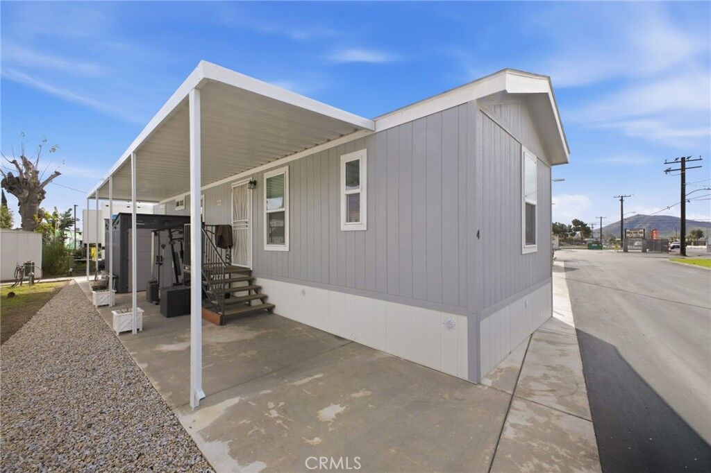 Property Photo:  9873 Alder Avenue 4  CA 92316 