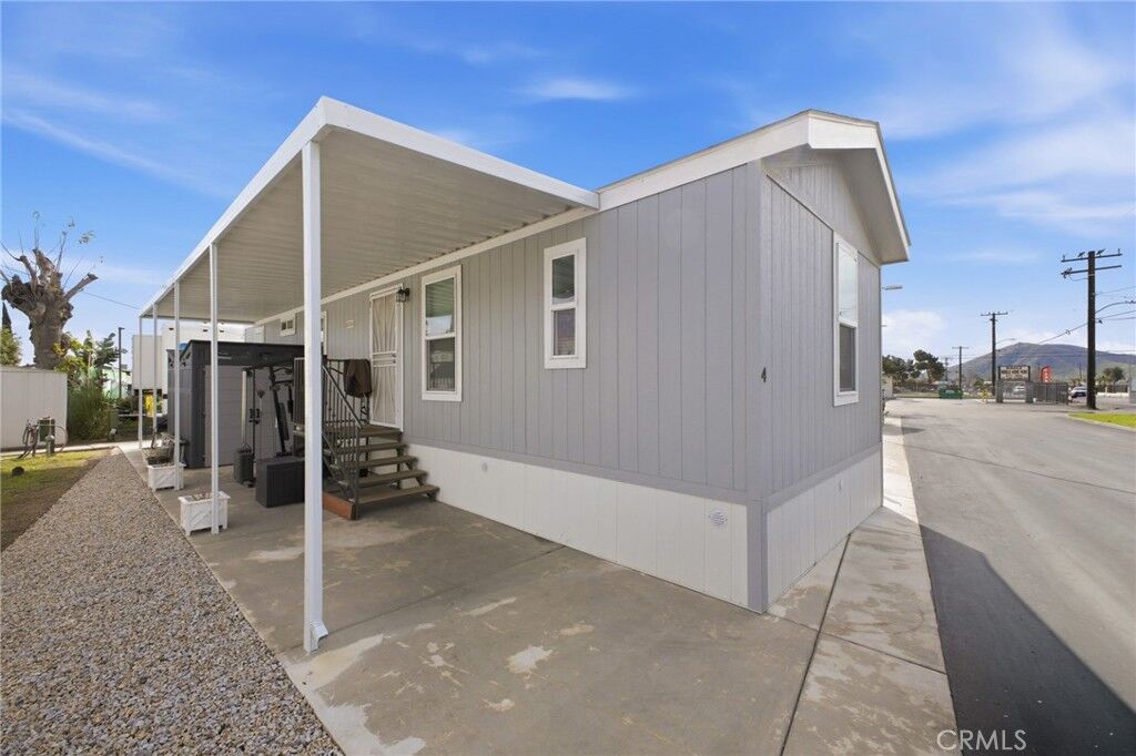 Property Photo:  9873 Alder Avenue 4  CA 92316 