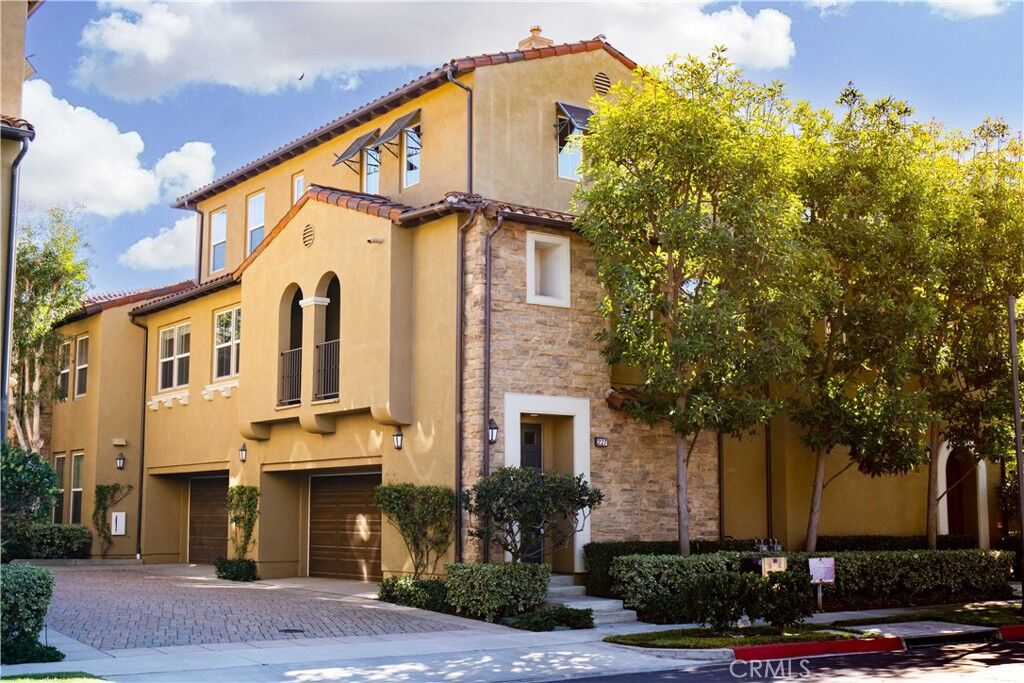 Property Photo:  227 Lonetree  CA 92603 