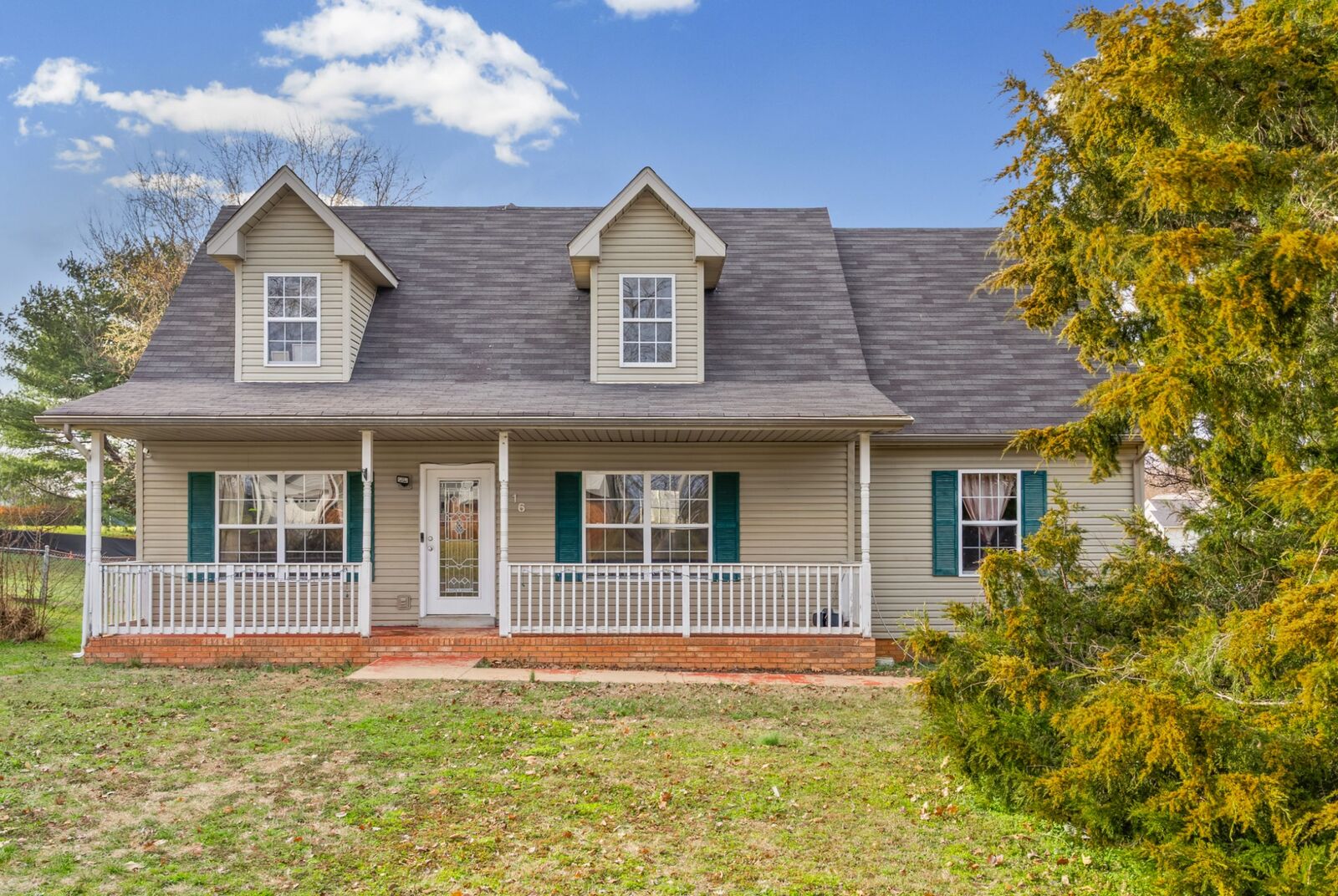 Property Photo:  116 Oak Tree Dr  KY 42262 