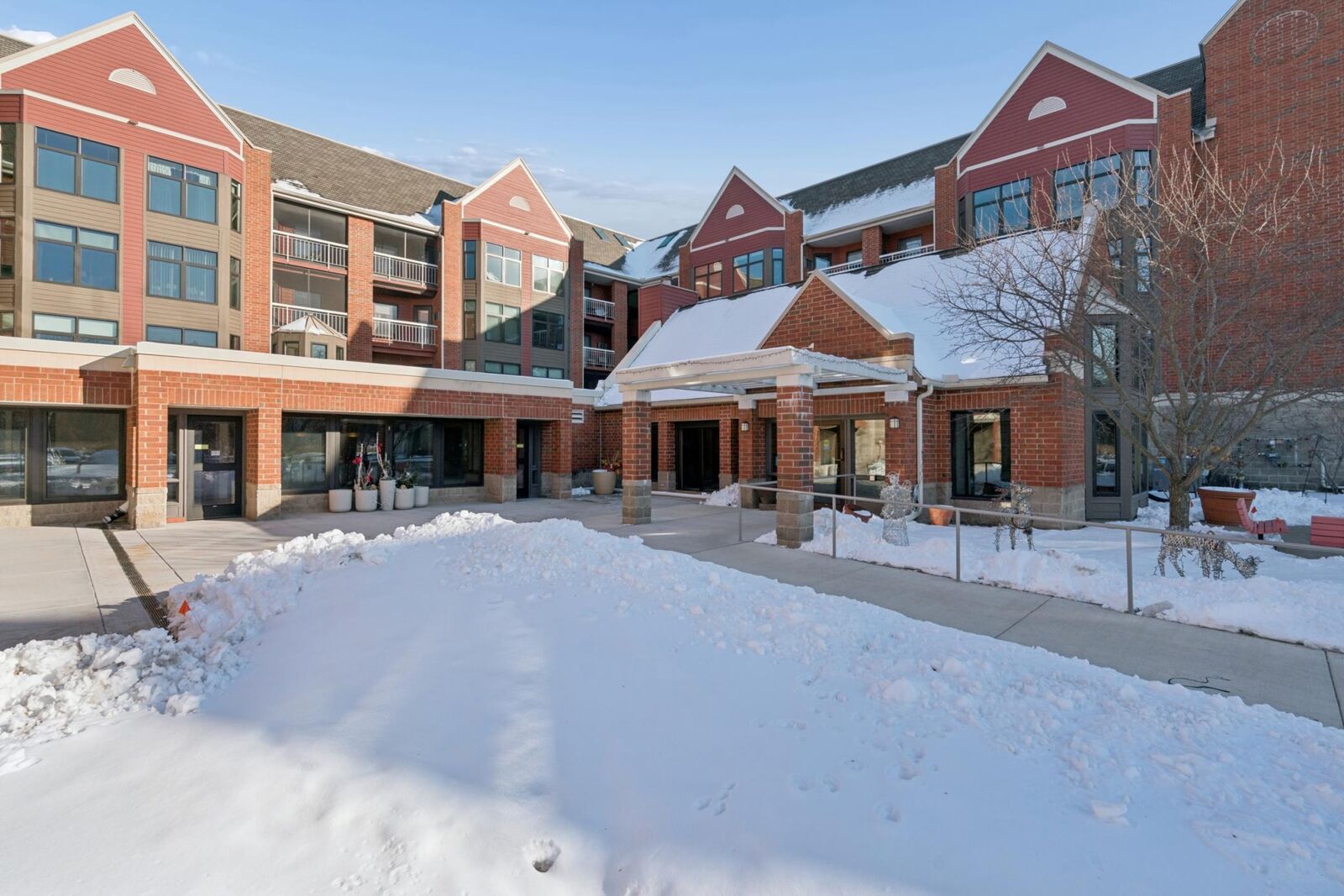 Property Photo:  500 County Road B W 134  MN 55113 