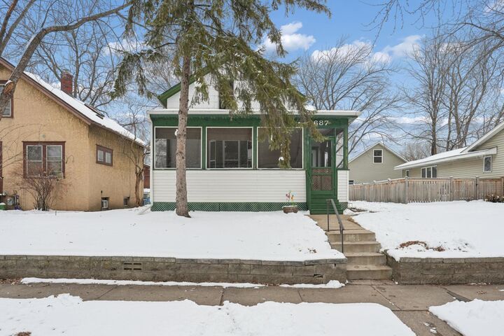 Property Photo:  687 Tuscarora Avenue  MN 55102 
