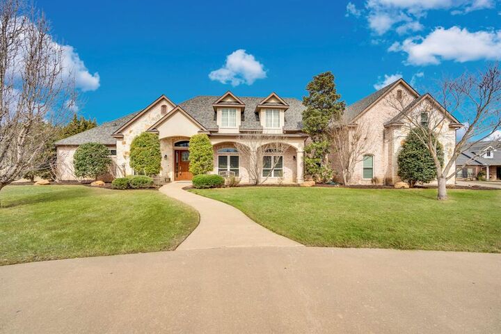 Property Photo: 4041 Wisteria Trail TX 76065
