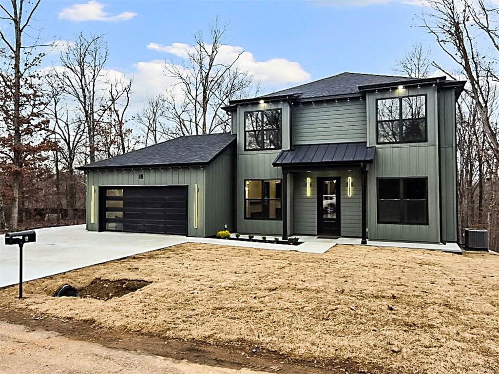 Property Photo:  18 Dunstable Drive  AR 72714 