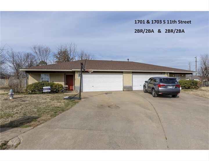 Property Photo: 1700 S 11th Street AR 72756