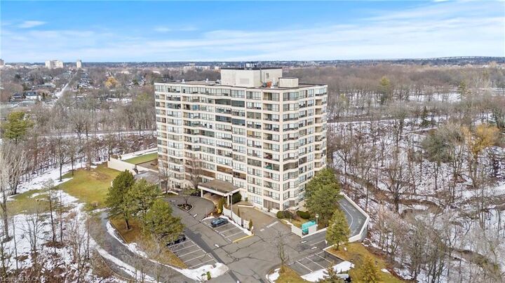 Property Photo:  3 Towering Heights Boulevard 502  ON L2T 4A4 