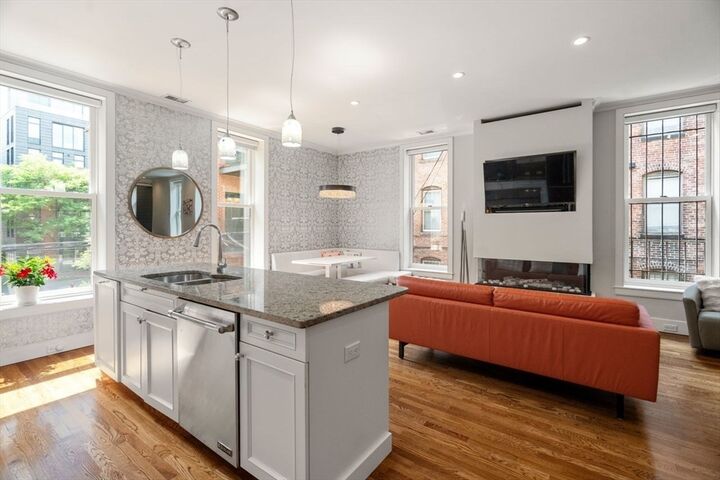 Property Photo:  1 Worcester Sq 2  MA 02118 
