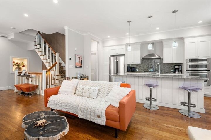 Property Photo:  1 Worcester Sq 2  MA 02118 