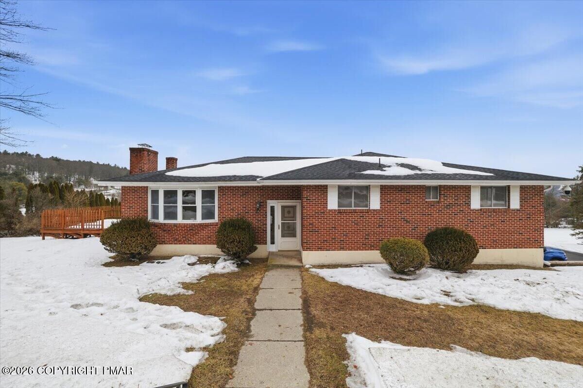 Property Photo:  194 Countryside Drive  PA 18322 