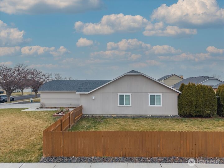 Property Photo:  1412 E Megan Drive  WA 98837 