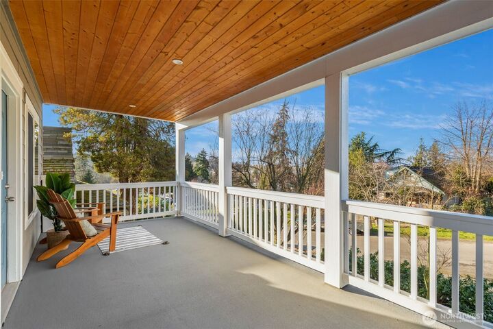 Property Photo:  2034 E Harrison Street  WA 98404 