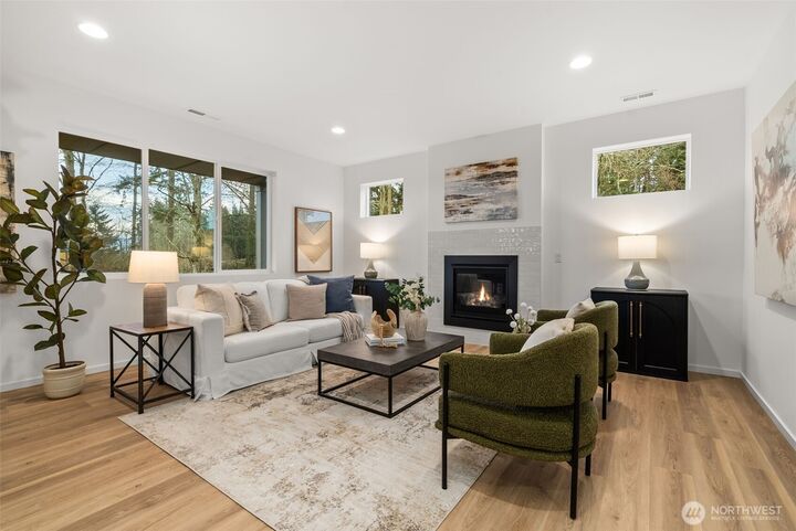 Property Photo:  3307  219th Avenue E  WA 98391 