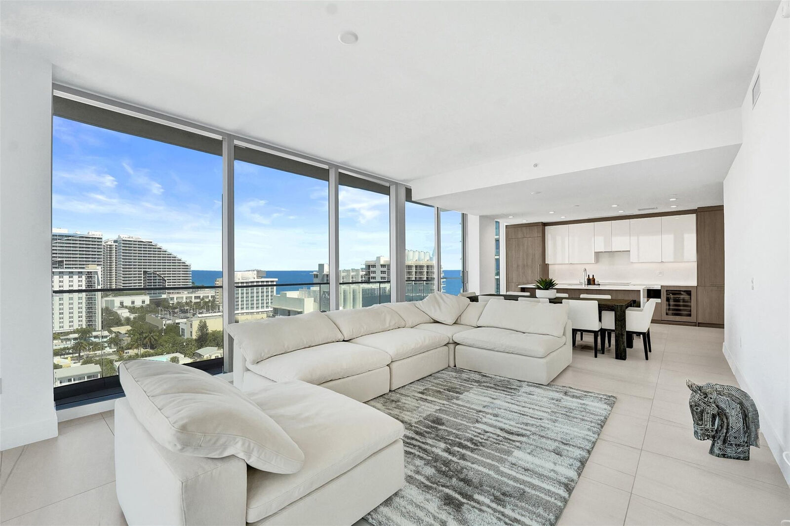 Property Photo:  153 N Seabreeze Boulevard 1204  FL 33304 