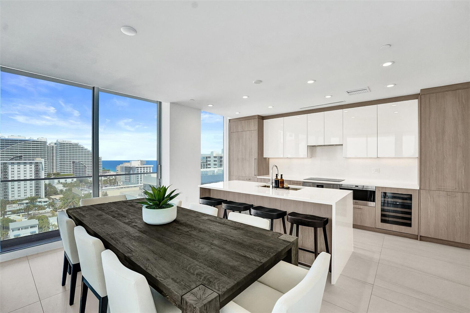 Property Photo:  153 N Seabreeze Boulevard 1204  FL 33304 