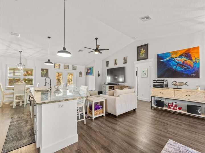 Property Photo:  615 19th Street SW  FL 32962 